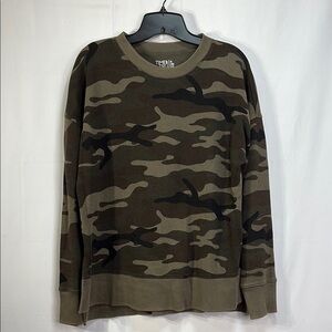 🍿Time and Tru Olive camo Crewneck